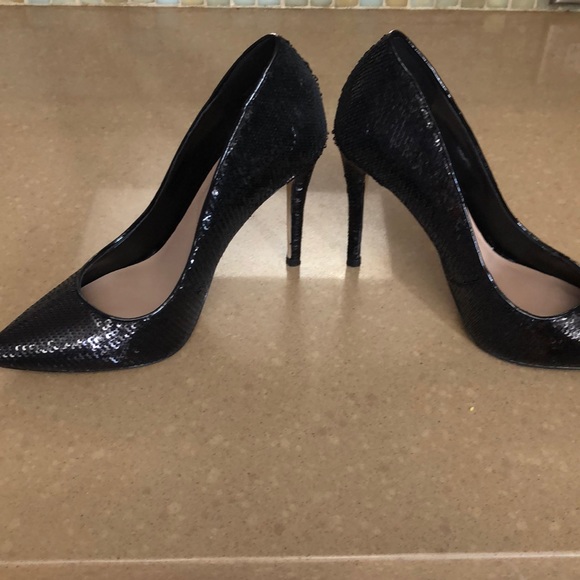 Heels - Picture 2 of 3